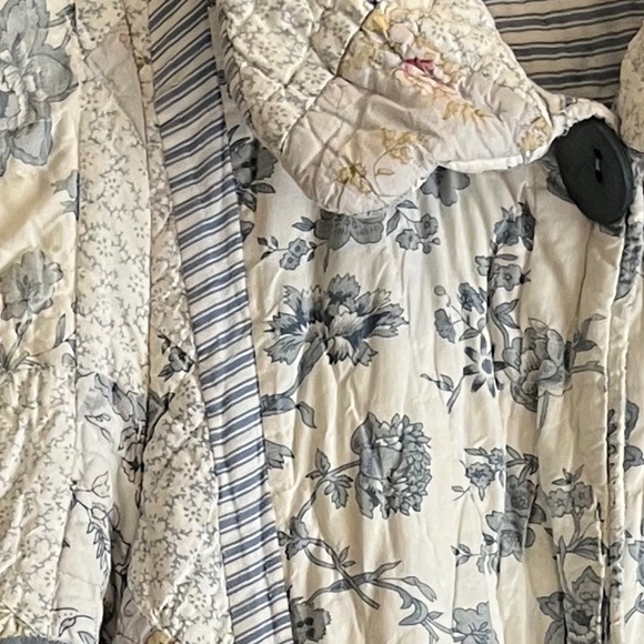 Handmade Quilt Coat - Picture 3 of 3